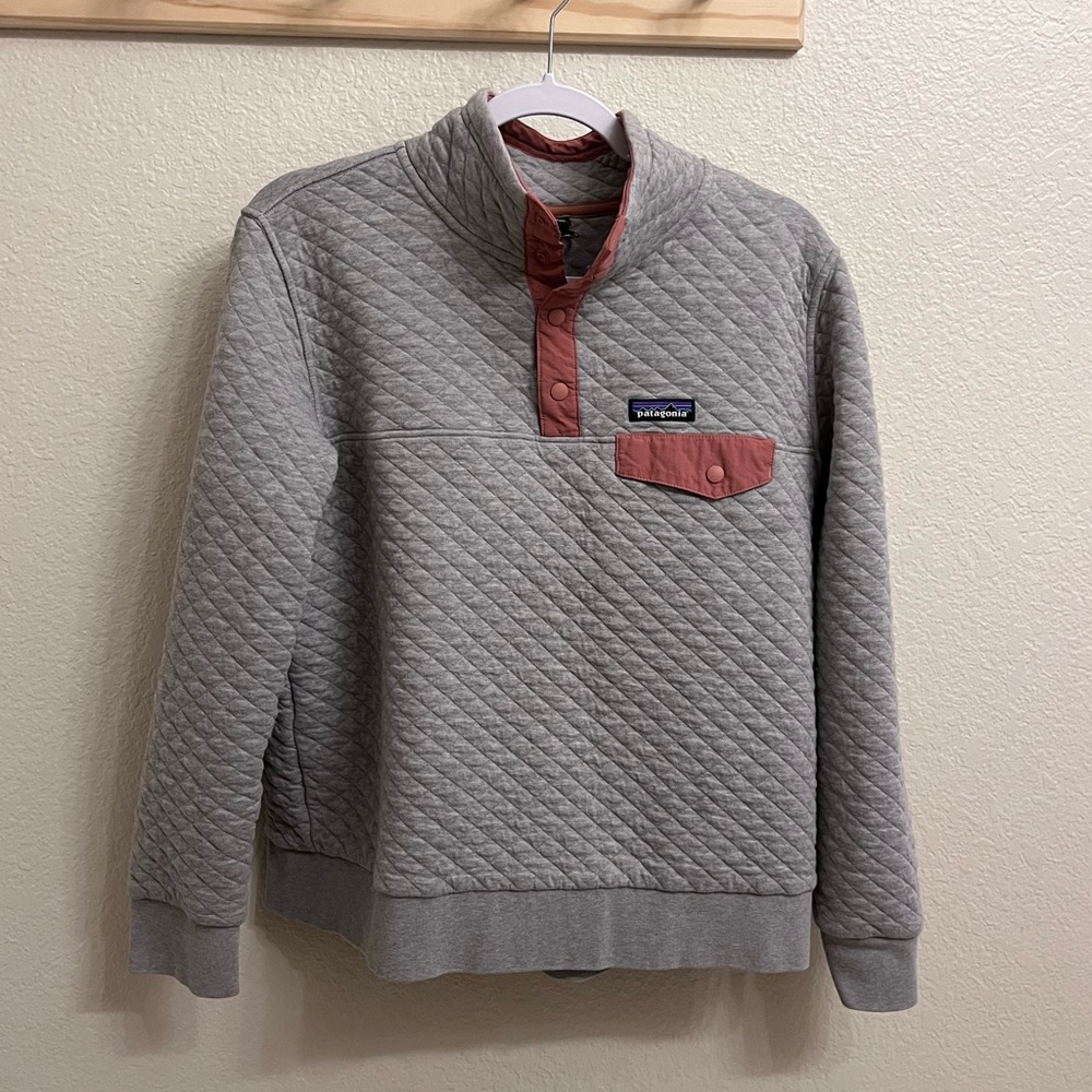 Patagonia Gray and Red Quilted Men's Sweater